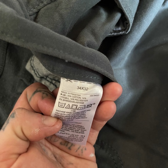 Old Navy Slim chino style - Picture 3 of 3